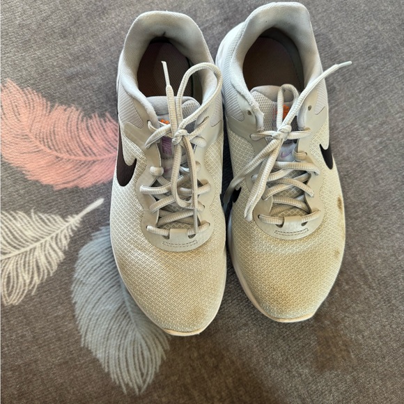 Nike running shoes - Picture 2 of 5